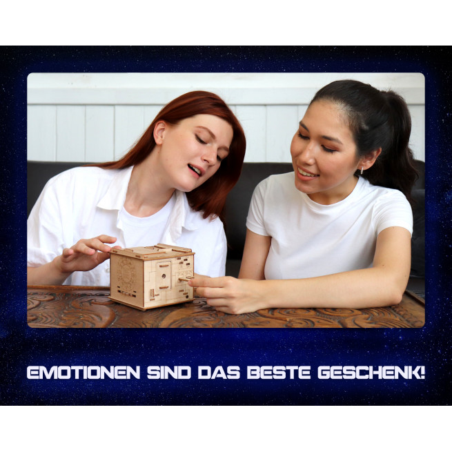 Fotos und Abbildungen von Space Box. ESC WELT.