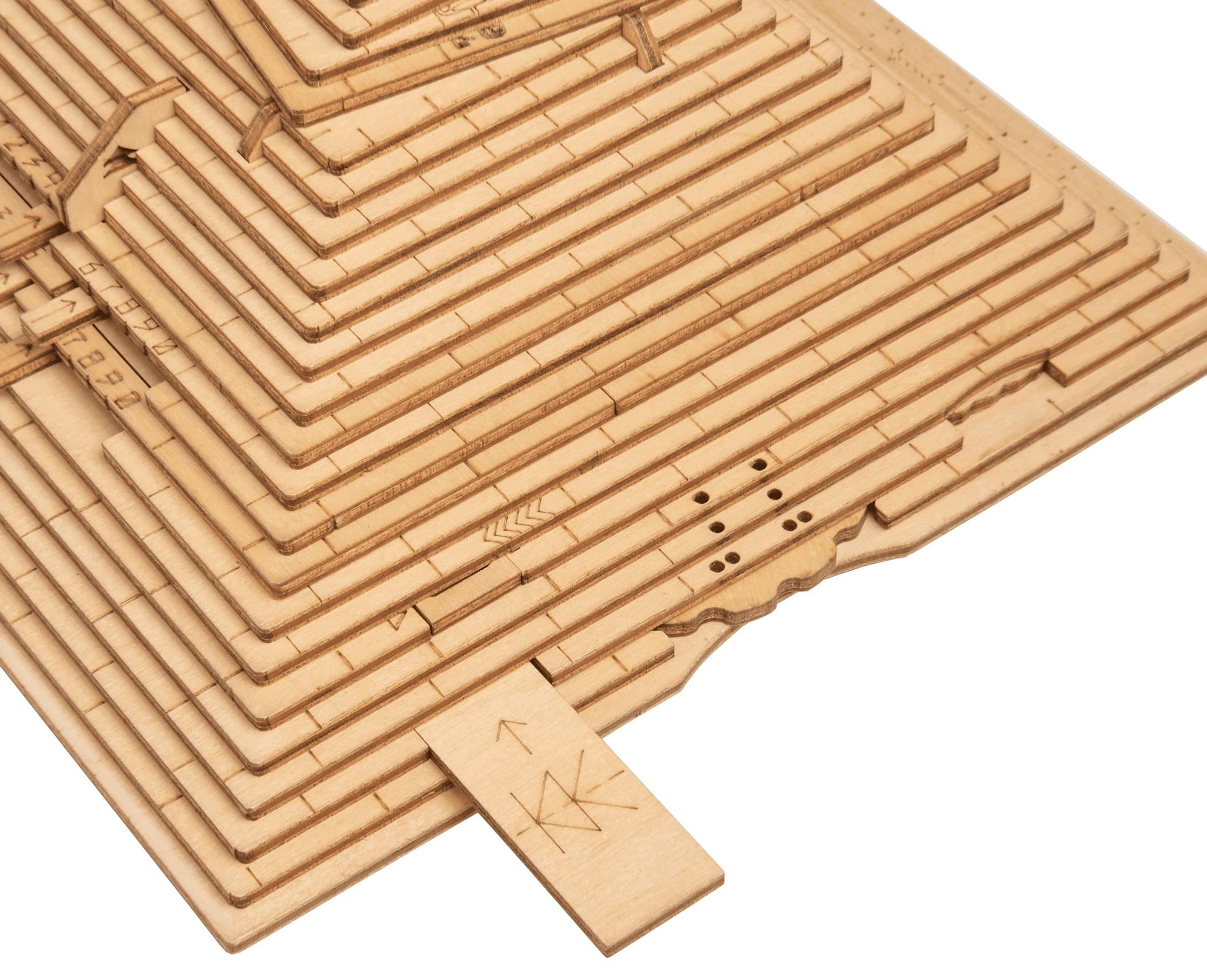 Fotos und Abbildungen von Quest Pyramid. ESC WELT.